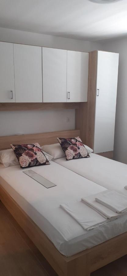 Rooms By The Sea Sladjenovici, Dubrovnik - 2161 Slano Bagian luar foto